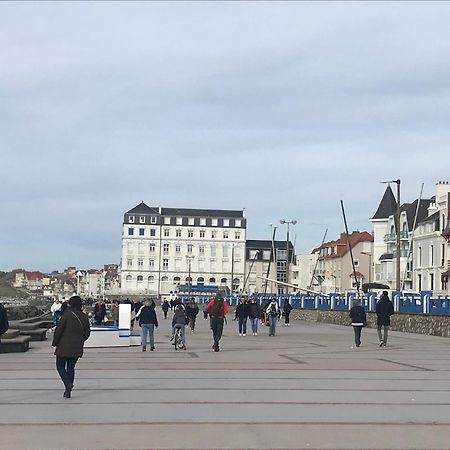 Une Jolie Vue - Appt 2 Pieces Vue Mer Balcon Sud Wimereux Esterno foto